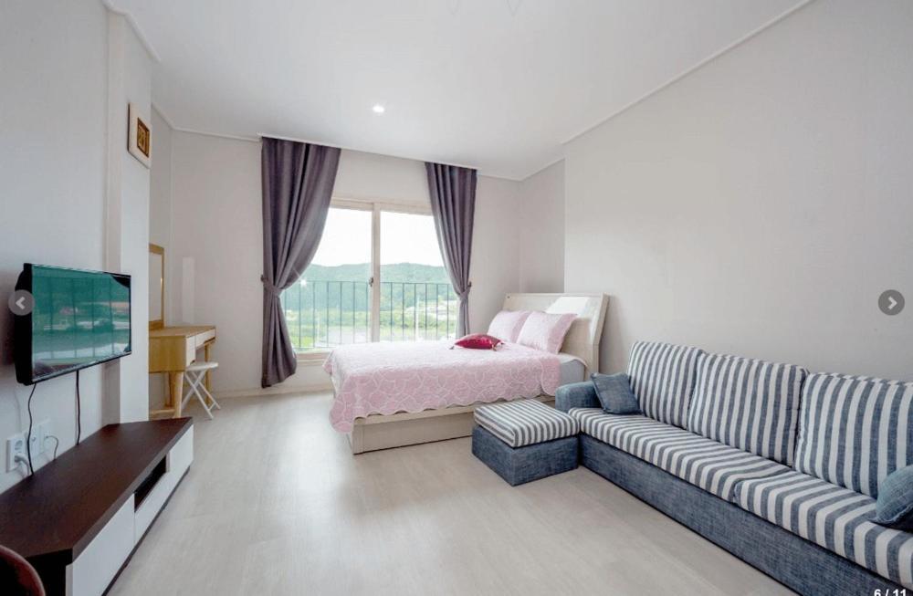 Gangneung Luluberry Pension Екстер'єр фото