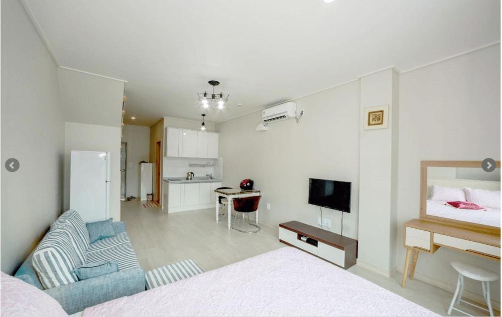 Gangneung Luluberry Pension Екстер'єр фото