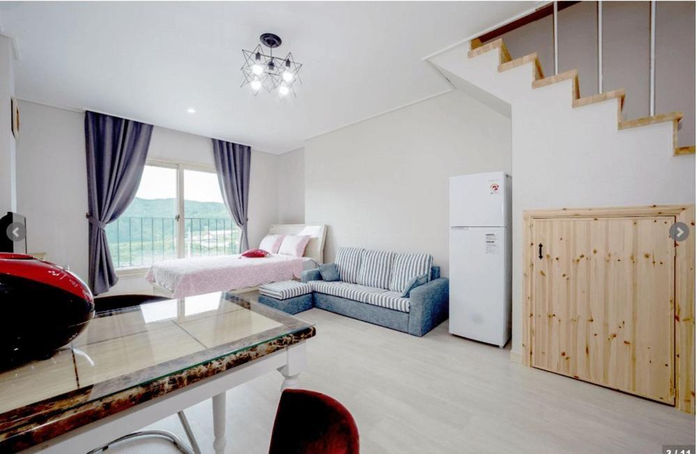 Gangneung Luluberry Pension Екстер'єр фото