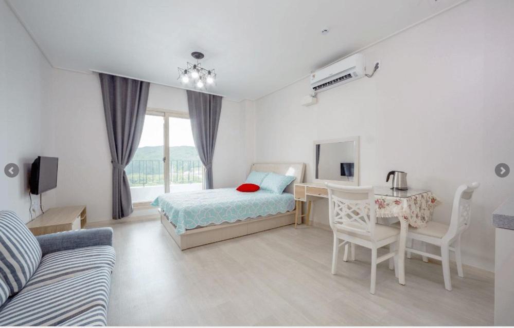 Gangneung Luluberry Pension Екстер'єр фото