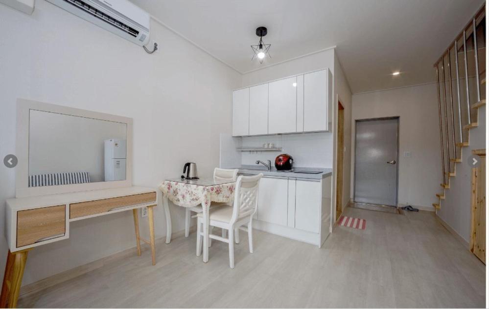 Gangneung Luluberry Pension Екстер'єр фото